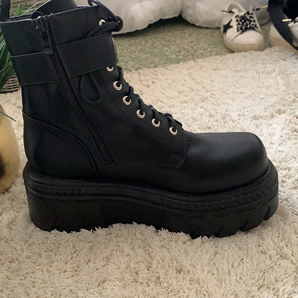 Black Booties Trend - Picture 3 of 5